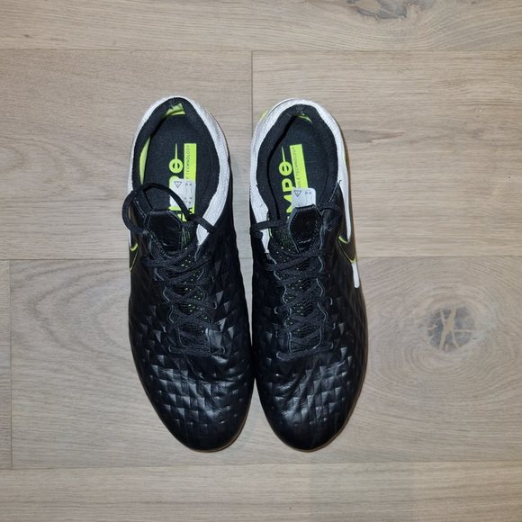 Nike Tiempo Legend 8 Elite SG Cleats Size 10.5 US. - Picture 3 of 4